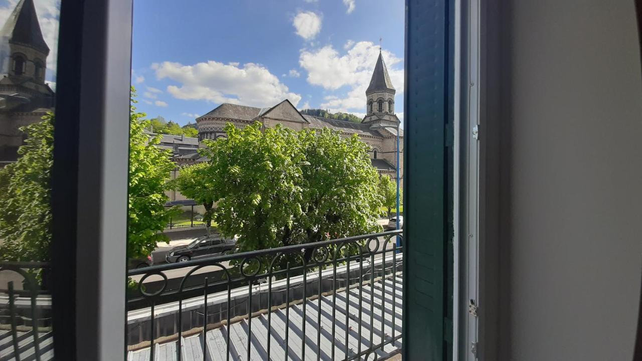 Le Geneve Hotel La Bourboule Buitenkant foto