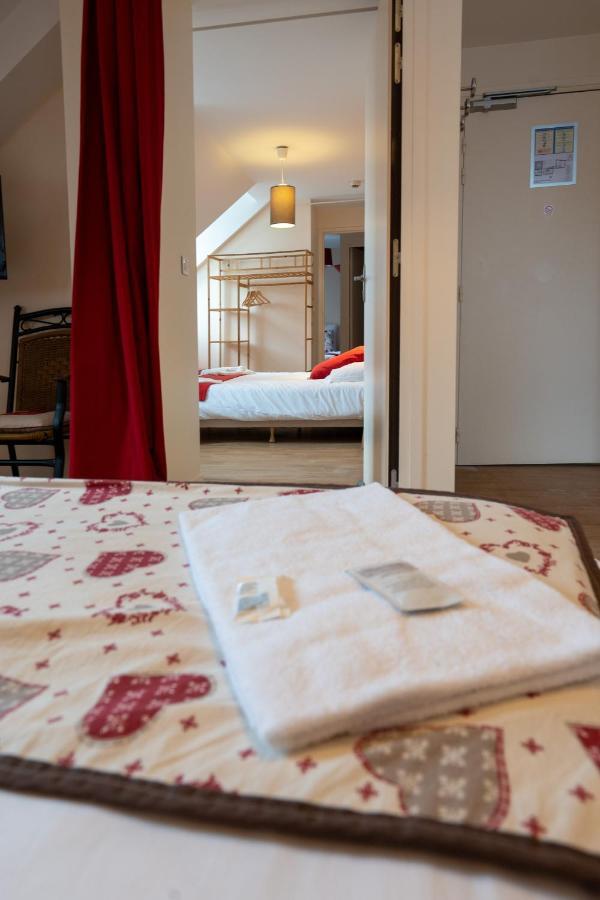 Le Geneve Hotel La Bourboule Buitenkant foto