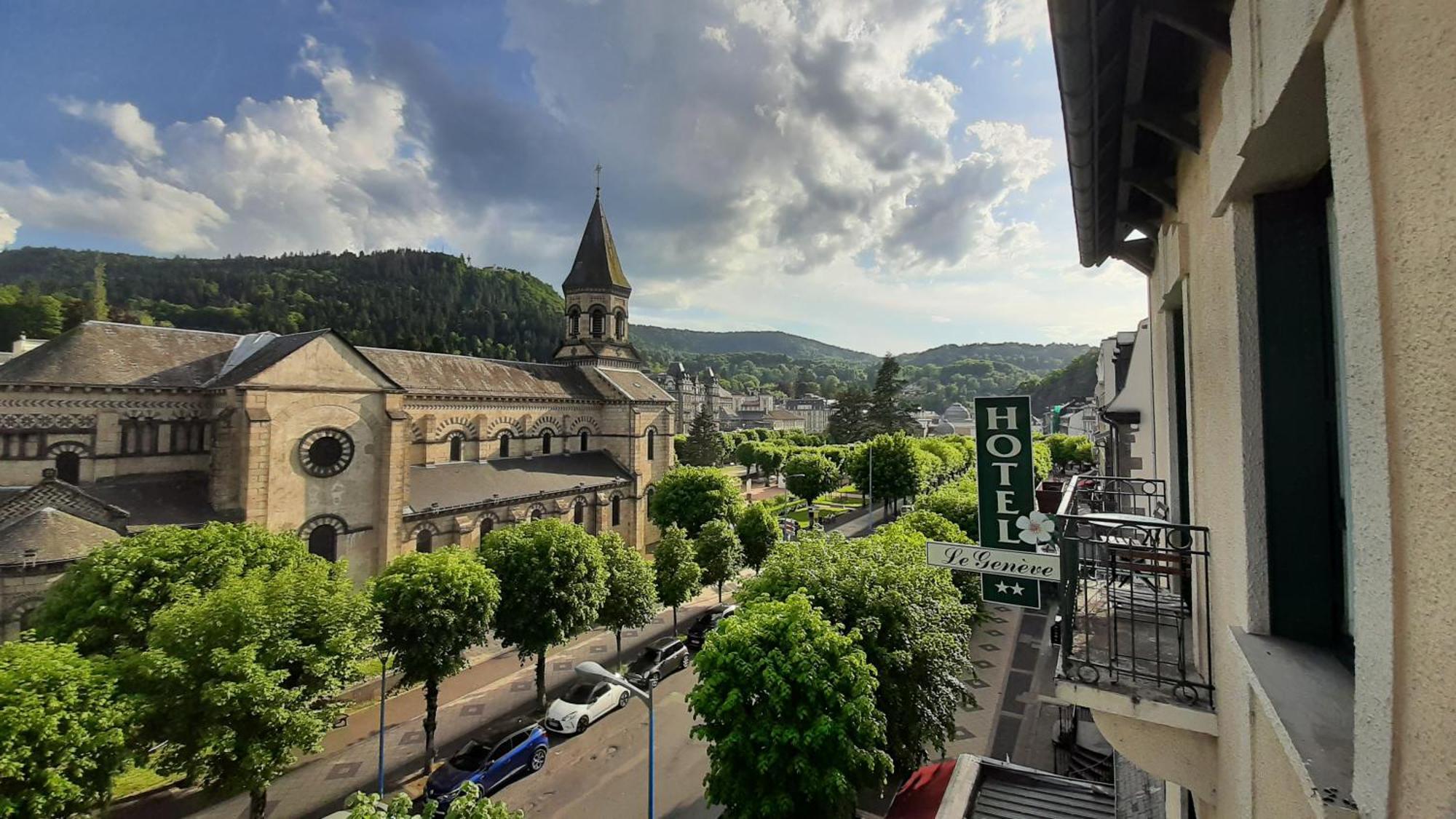 Le Geneve Hotel La Bourboule Buitenkant foto
