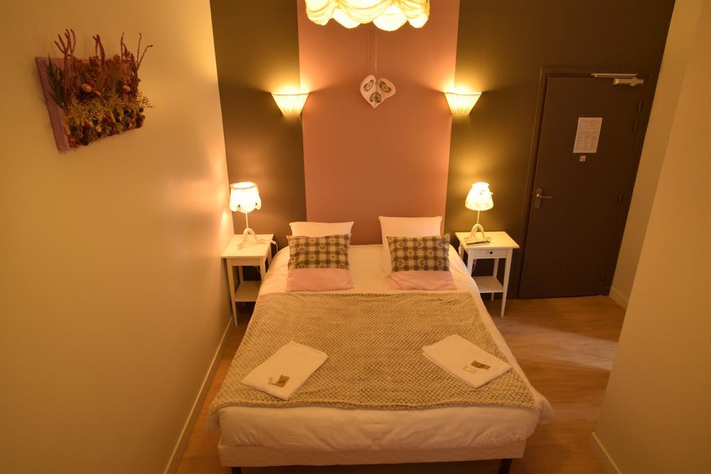 Le Geneve Hotel La Bourboule Buitenkant foto