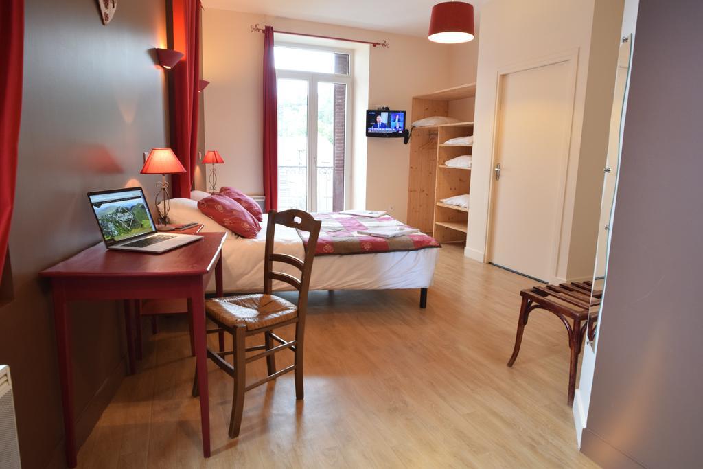 Le Geneve Hotel La Bourboule Buitenkant foto